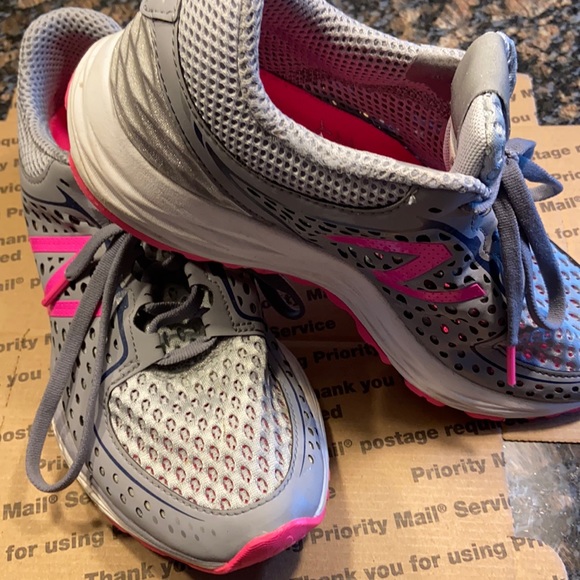 New Balance Shoes - New Balance women’s VAZEE running shoes 👟 7.5.
